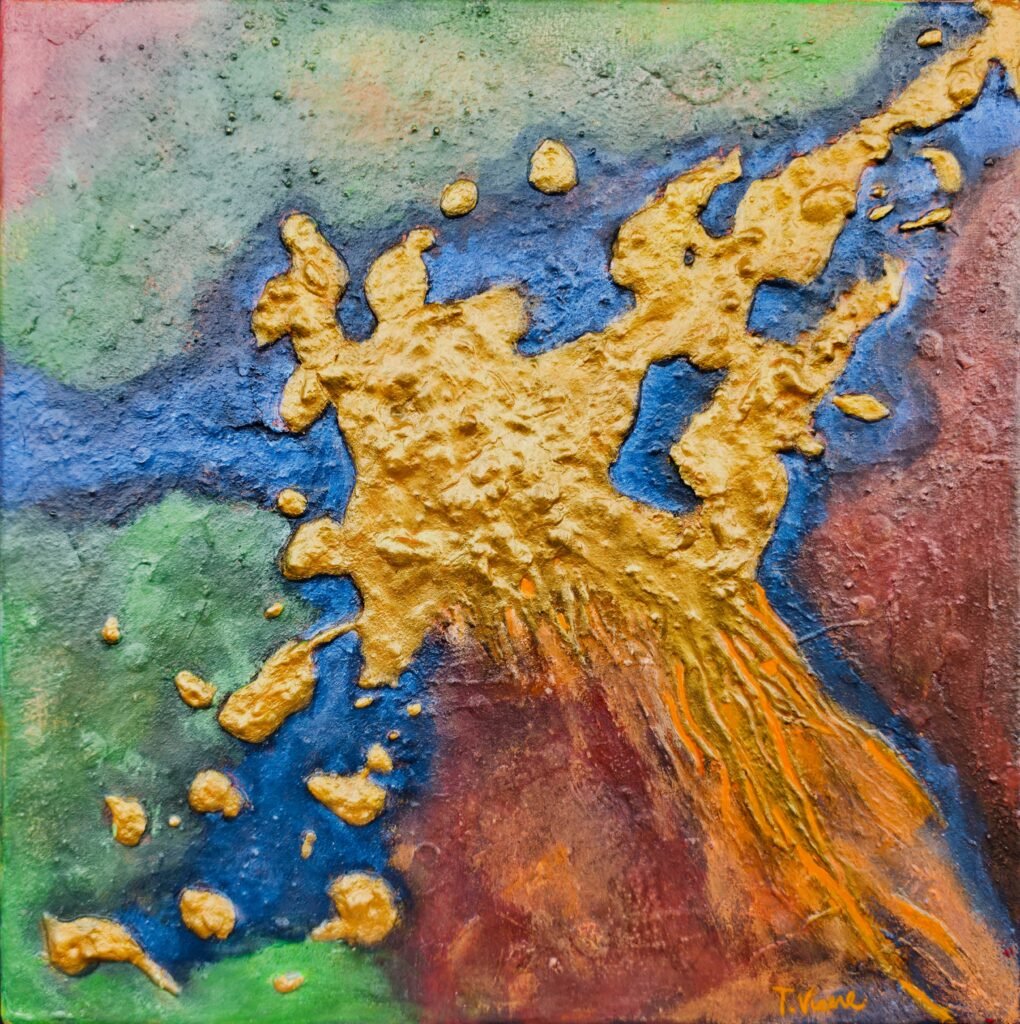 Gouden eruptieve textuur die omhoog stroomt tegen een blauw‑groene achtergrond, symbool voor hoop op een nieuwe wereld.